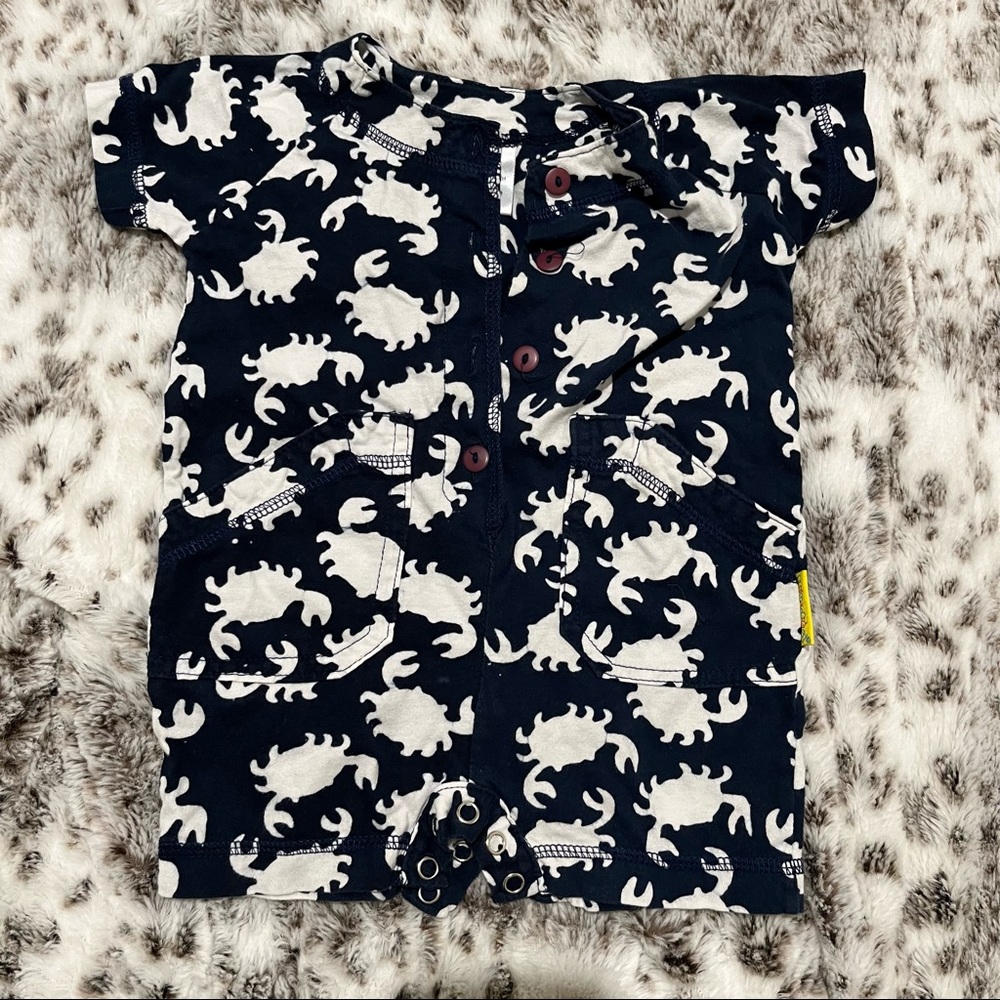 Unique Pattern Baby Romber fits newborns - 6 months